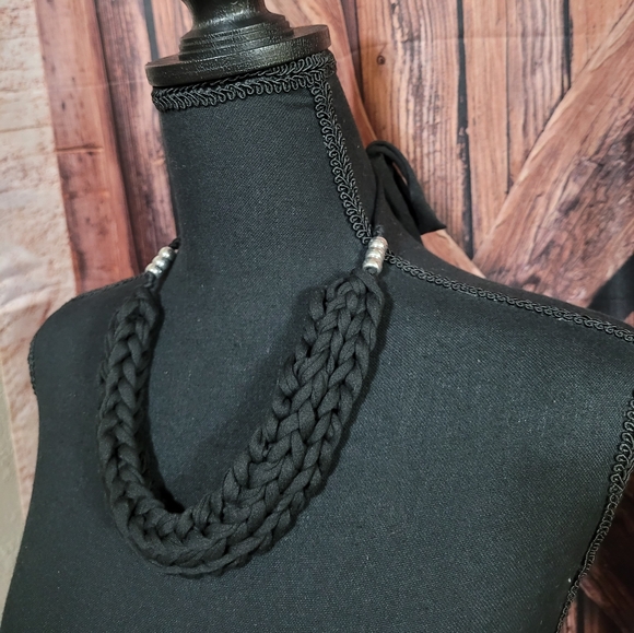 HAND CRAFTED Black SINGLE Knit Necklace - Picture 2 of 7